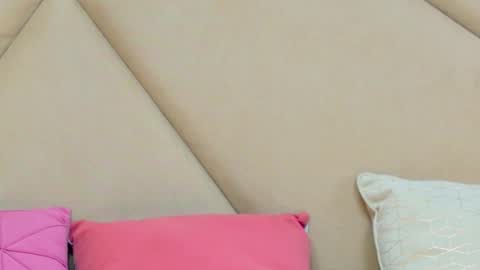 Chloe Vee online show from 24, 3, 2026