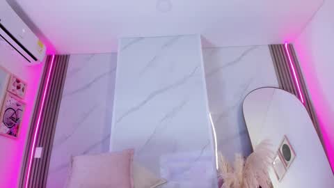 Chlooe online show from 19, 2, 2025