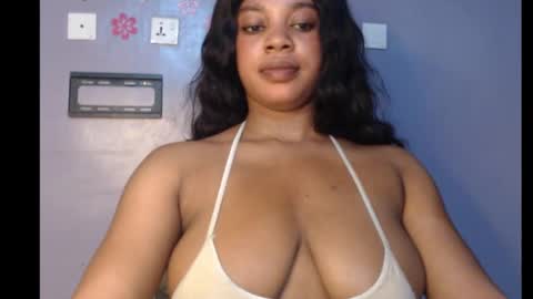ESTHER online show from 6, 3, 2025