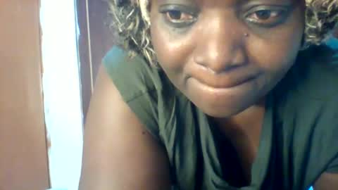 Snapshot of chocobabe002 chatting on 21, 4, 2026 chocobabe002 online show from 21, 4, 2026