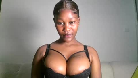 Snapshot of chocolate_divaa chatting on 28, 7, 2026 chocolate_divaa online show from 28, 7, 2026