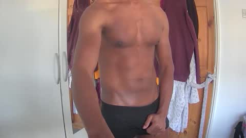 Snapshot of chocolate_prince05 chatting on 9, 10, 2025 chocolate_prince05 online show from 9, 10, 2025