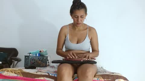Snapshot of chocorramitavagina19 chatting on 28, 3, 2026 maria online show from 28, 3, 2026