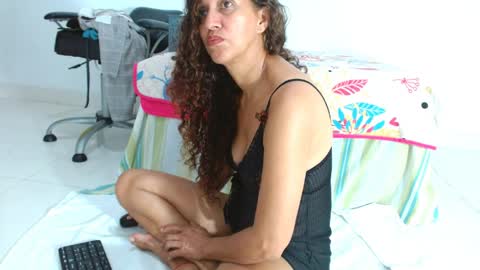 Snapshot of chocorramitavagina19 chatting on 9, 4, 2026 maria online show from 9, 4, 2026