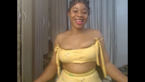 Snapshot of chocox_petitqueen chatting on 17, 5, 2026 ethereal online show from 17, 5, 2026