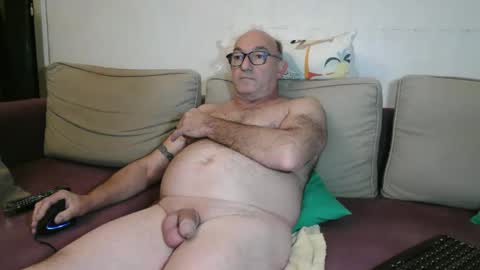 Snapshot of chrichri384 chatting on 16, 11, 2025 chrichri online show from 16, 11, 2025