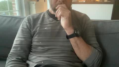 Snapshot of chris13abcd chatting on 23, 12, 2025 chris13abcd online show from 23, 12, 2025