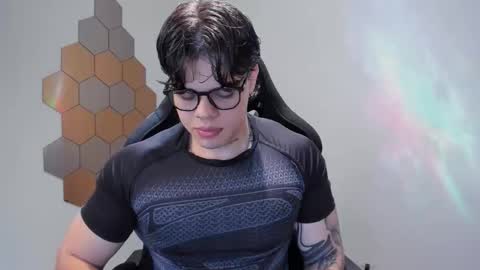 Chris Cooper Independent model online show from 28, 11, 2025