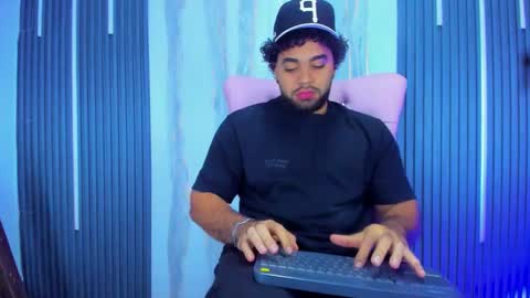 chris_evans00 online show from 25, 2, 2026