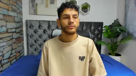 chris_grey2 online show from 7, 6, 2026