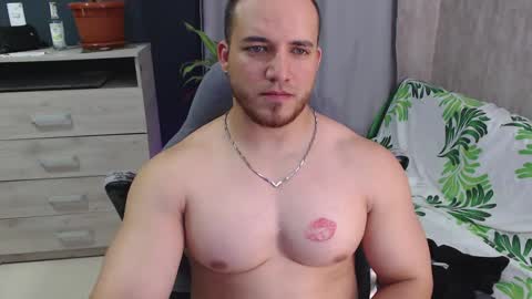 Snapshot of chris_huntter chatting on 19, 2, 2025 chris_huntter online show from 19, 2, 2025