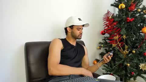 Im Chirs IM MODEL INDEPENDT online show from 25, 11, 2025