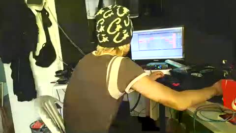 Snapshot of chrisandvane chatting on 9, 10, 2025 ChrisandVane online show from 9, 10, 2025