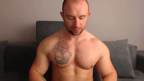 Snapshot of chrisbigbiceps chatting on 22, 4, 2026 chrisbigbiceps online show from 22, 4, 2026