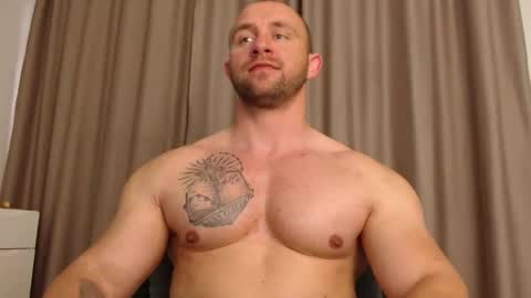 Snapshot of chrisbigbiceps chatting on 21, 5, 2026 chrisbigbiceps online show from 21, 5, 2026