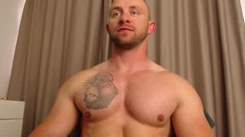 Snapshot of chrisbigbiceps chatting on 1, 6, 2026 chrisbigbiceps online show from 1, 6, 2026