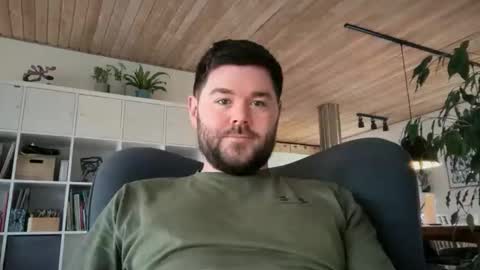 Chris one online show from 16, 4, 2026