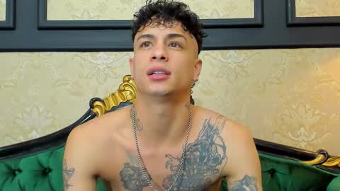 Snapshot of chrismckay_ chatting on 8, 10, 2025 Chris online show from 8, 10, 2025