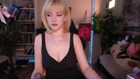chriss_foxx online show from 10, 6, 2026