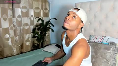 Snapshot of chriss_vall chatting on 9, 4, 2026 Chriss Vall online show from 9, 4, 2026