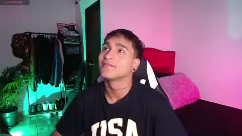 Snapshot of chriss_wg_ chatting on 14, 6, 2026 Christian Wang online show from 14, 6, 2026