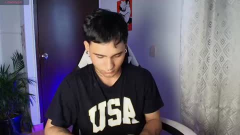 Snapshot of chriss_wg_ chatting on 24, 7, 2026 Christian Wang online show from 24, 7, 2026