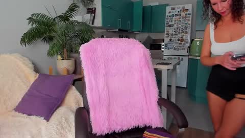 Chris online show from 8, 9, 2025