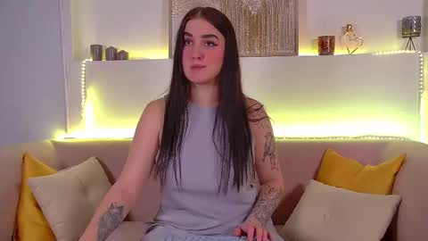 Christina online show from 28, 2, 2025