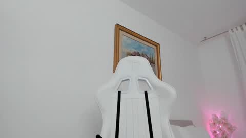 Hi im Christine online show from 28, 1, 2025