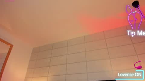 Christine  online show from 30, 9, 2025