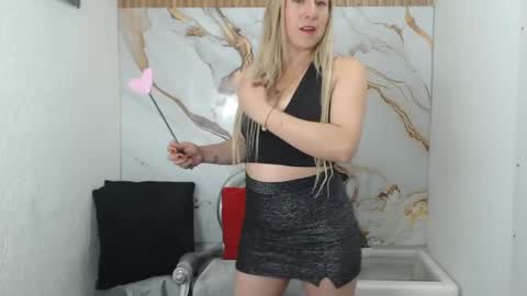 Snapshot of chrysta_12 chatting on 9, 9, 2025 chrystal hotty online show from 9, 9, 2025