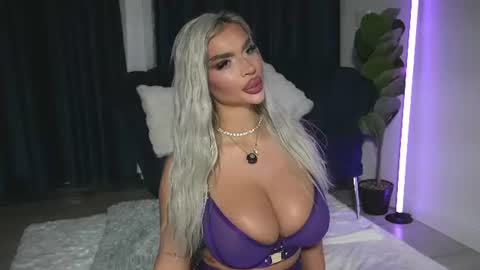 Snapshot of chrystalcade chatting on 29, 6, 2026 Chrystal online show from 29, 6, 2026