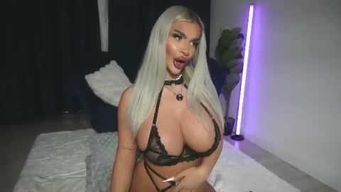 Snapshot of chrystalcade chatting on 11, 7, 2026 Chrystal online show from 11, 7, 2026