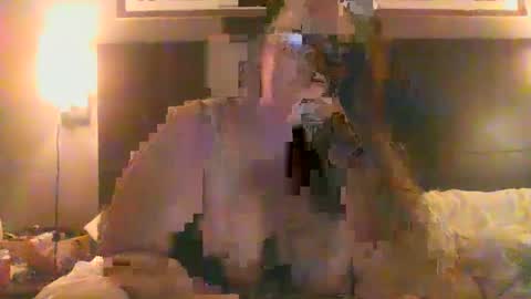 Snapshot of chubbycutie420 chatting on 4, 10, 2025 chubbycutie420 online show from 4, 10, 2025