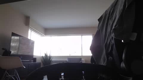 AstorYvr online show from 15, 4, 2026