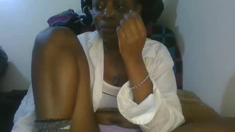 Snapshot of cilia_petite chatting on 7, 6, 2026 cilia petite online show from 7, 6, 2026