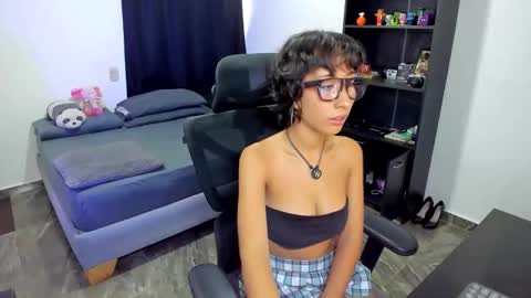 Snapshot of cinamon_kingdom chatting on 23, 5, 2026 Luna and Sebas online show from 23, 5, 2026