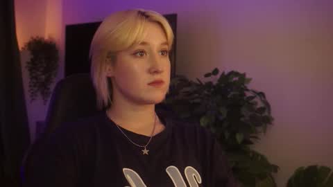 Cin Bellamy online show from 8, 10, 2025