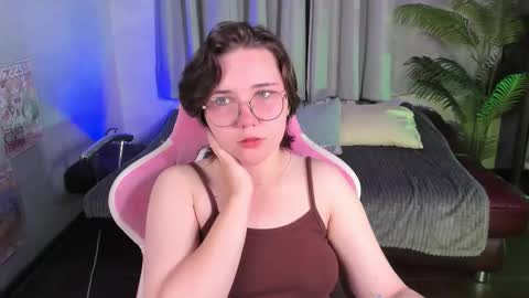 Snapshot of cinemagirl chatting on 20, 9, 2025 Lily online show from 20, 9, 2025