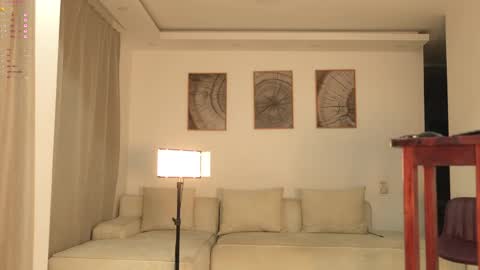 Snapshot of cinnamon__criss chatting on 3, 5, 2026 cinnamon__criss online show from 3, 5, 2026