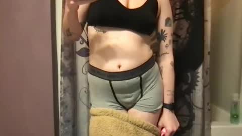 Snapshot of cinnamonpeaches chatting on 11, 2, 2025 Carmen online show from 11, 2, 2025
