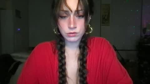 Snapshot of cinnamonpeaches chatting on 21, 10, 2025 Carmen online show from 21, 10, 2025