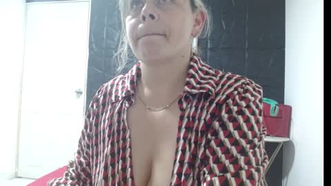 cinthia1609 online show from 3, 1, 2025