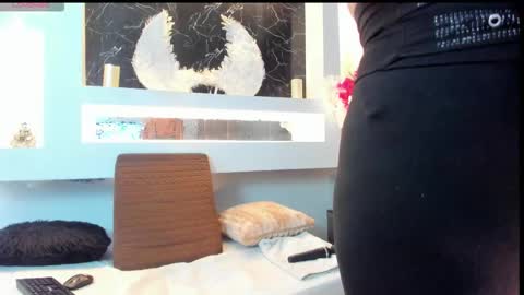 Cinthya  online show from 1, 12, 2025