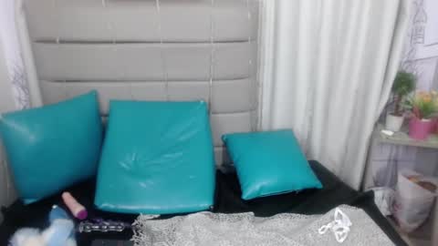Snapshot of cintia_leon chatting on 11, 9, 2025 cintia_leon online show from 11, 9, 2025