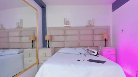 CintiaCollins  online show from 25, 11, 2025