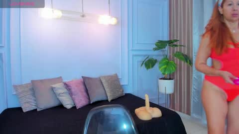 Snapshot of cintiagreyx chatting on 7, 4, 2026 CINTIA online show from 7, 4, 2026