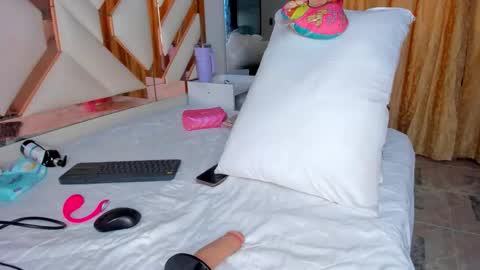 Cintia online show from 3, 10, 2025