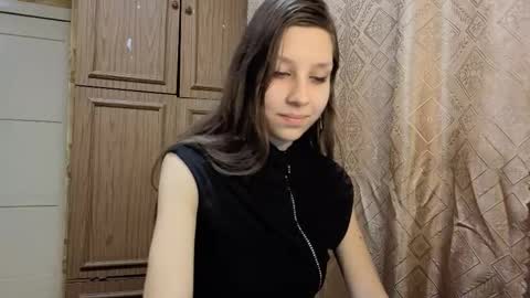 Lisa Salivan online show from 17, 11, 2025