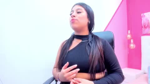 claire aristizabal online show from 16, 1, 2025